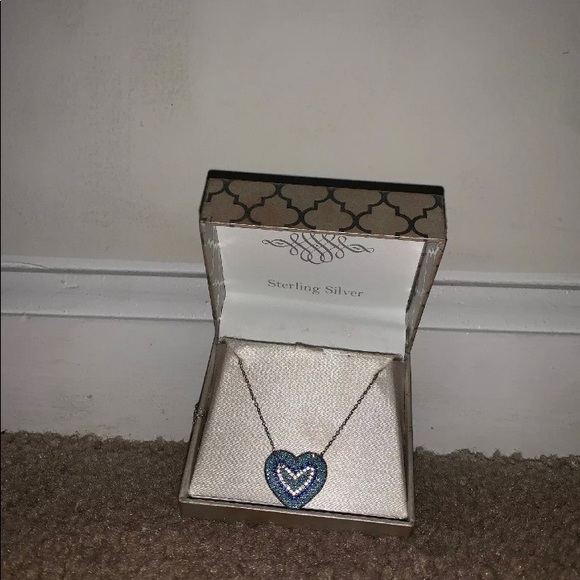 Sterling silver heart necklace - Picture 3 of 4